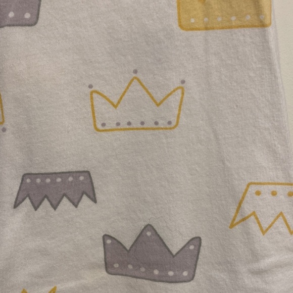 Unisex Infant Sleep Sack with Crown Print White, Gray, Yellow. Size 0-6 months - Picture 3 of 4